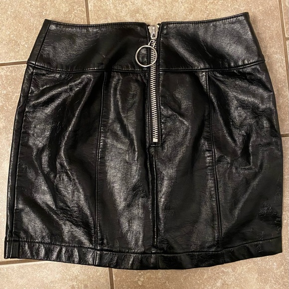 Dollskill skirt - Picture 1 of 4